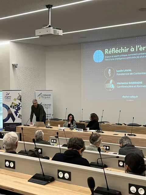 Atelier consacré aux usages de l'intelligence artificielle animé par Digital Valley.