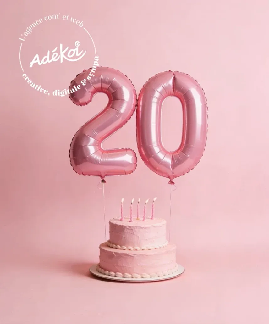 Adékoi célèbre ses 20 ans : ballons « 20 » et gâteau d'anniversaire